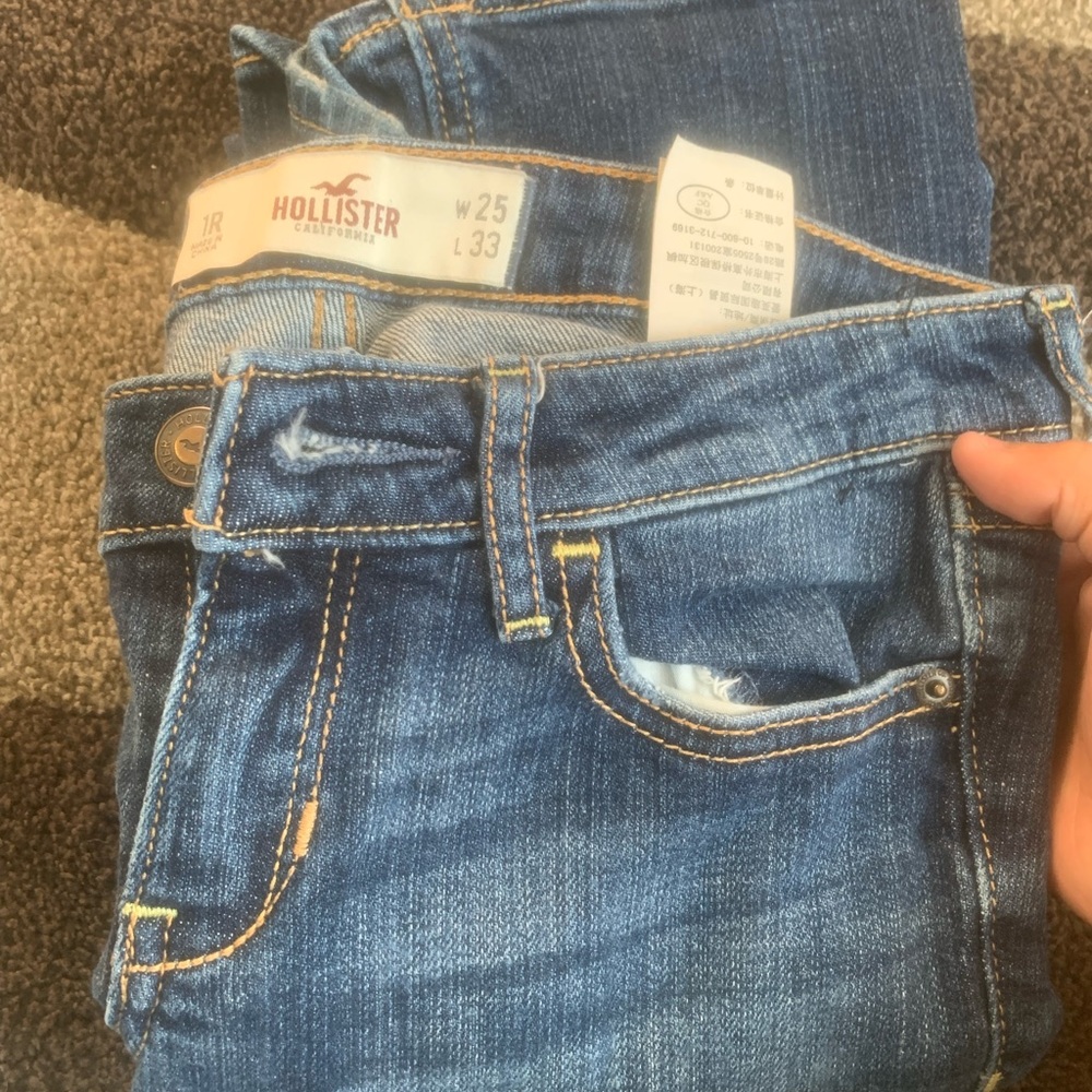 Hollister light blue skinny jeans!!